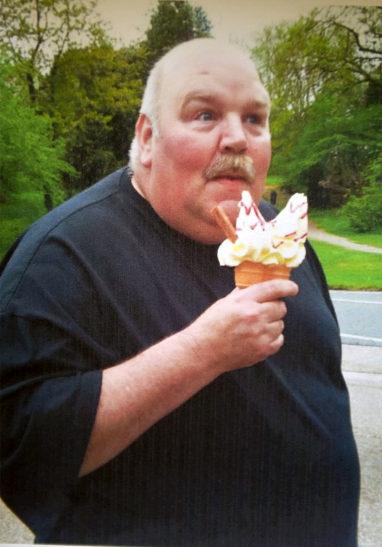 Su dieta estaba basada en comida chatarra como: helado, patatas fritas y todo tipo de alimento con grasa.