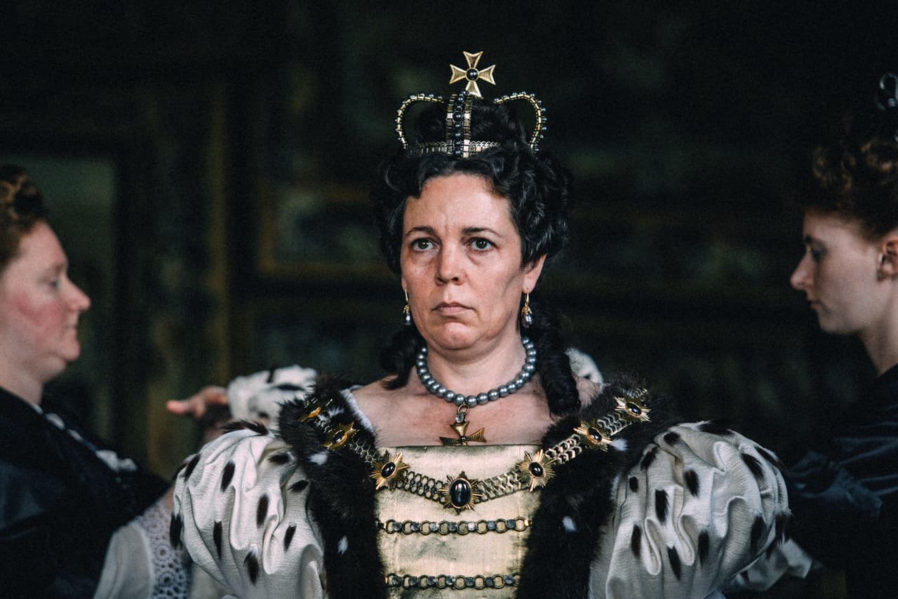 La serie ya se estrenó y aborda temas controvertidos que podrían resultar incómodos para los integrantes de la familia real británica, según una reseña de
<b><a href="https://www.mirror.co.uk/tv/tv-news/olivia-colman-admits-meeting-prince-20858212" target="_blank">Mirror.</a></b>