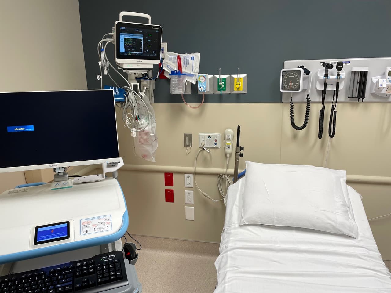 Abrazo Cave Creek Hospital está ubicado en el bloque 
<a href="https://goo.gl/maps/mu2ZxkX1SAAaTMTf9" target="_blank">5227 al este de Carefree Highway. </a>
<br>