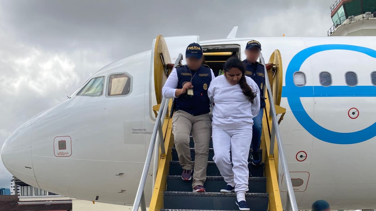 ICE expulsa de Estados Unidos a una mujer que era buscada en Guatemala por abuso de menores