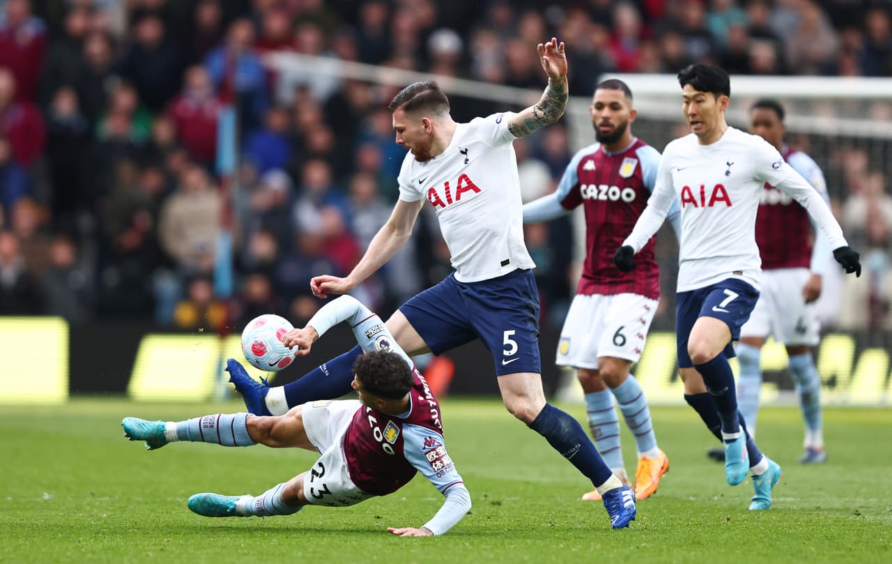 Tottenham superó 0-4 al Aston Villa.