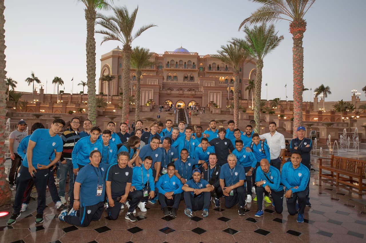 Los jugadores de Pachuca aprovecharon su presencia en Emiratos Árabes Unidos, donde se encuentran por el Mundial de Clubes, para visitar la Gran Mezquita de Abu Dhabi, previo a su partido del sábado contra Wydad Casablanca.