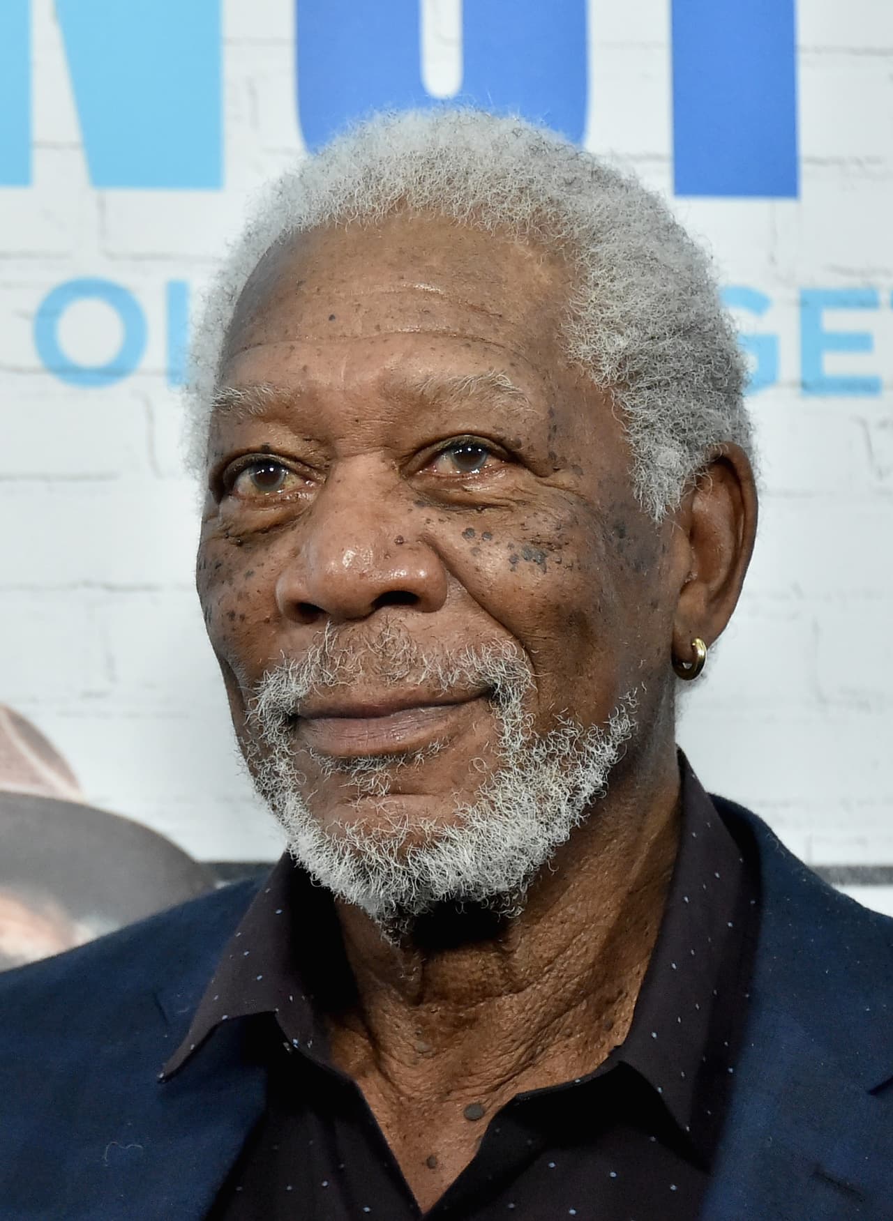 Un par de horas después, la propia cadena desmintió el tuit donde afirmaba la muerte de Freeman y señaló que investigaría quién estaba detrás de una noticia de tan mal gusto como esa.