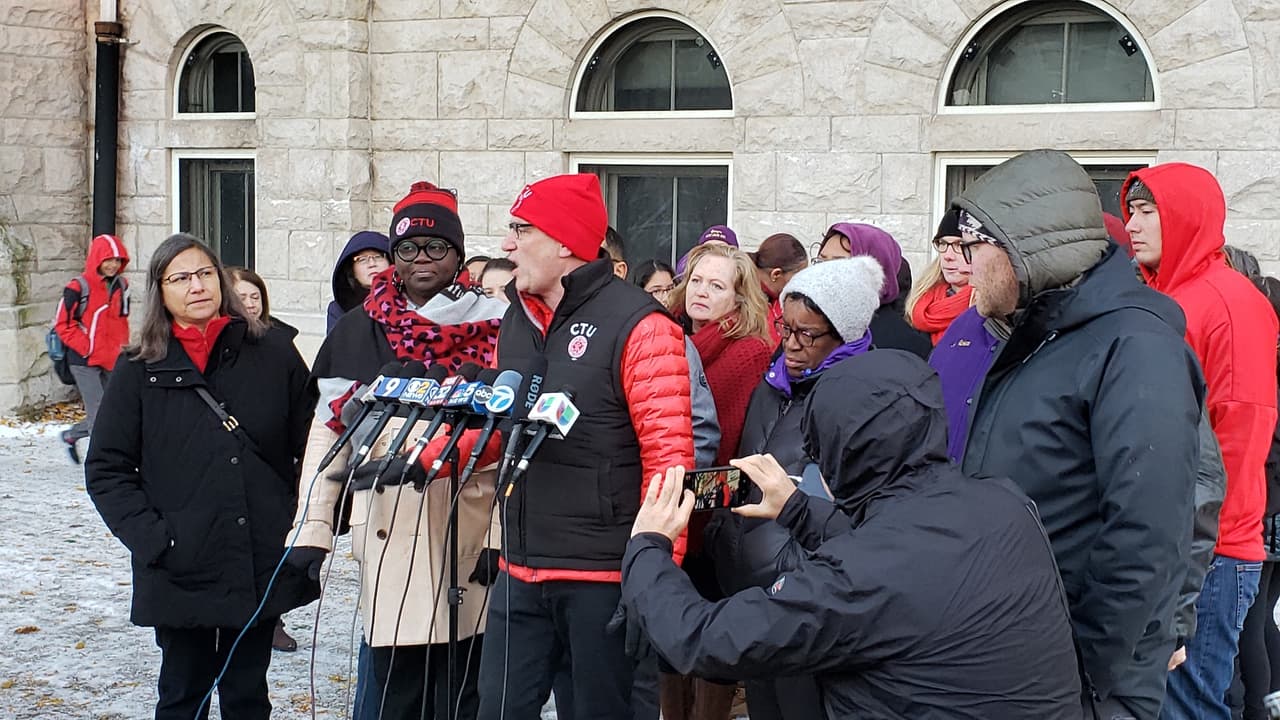 Terminó la huelga y estudiantes de escuelas públicas de Chicago regresan a clases