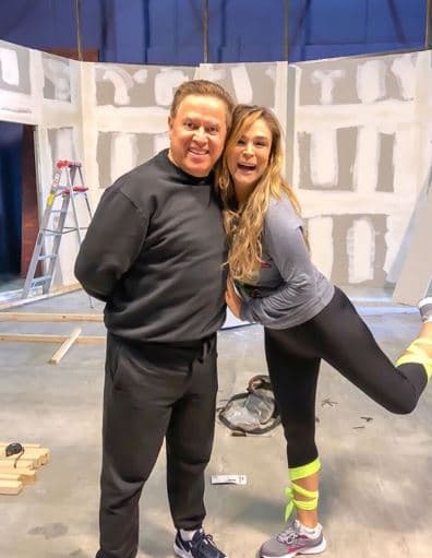 "Fue una telenovela realmente lo que se hizo, lo que fabricaron", aseguró Bezares. "Yo fui una víctima completamente, una víctima social y nunca se han dado cuenta de eso [...]".