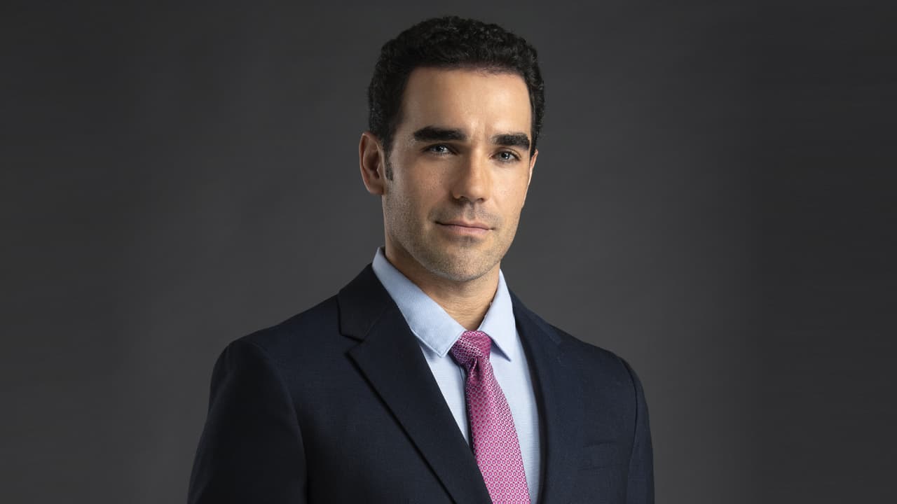 Marcus Ornellas en Eternamente Amándonos: un empresario que debe luchar contra el poder de su madre, Rogelio Iturbide