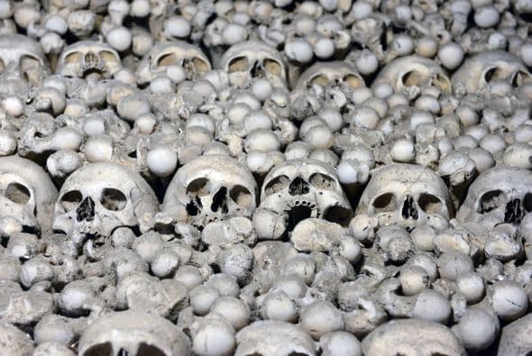 Se estima que hay más de 40 mil esqueletos humanos completos en este lugar.