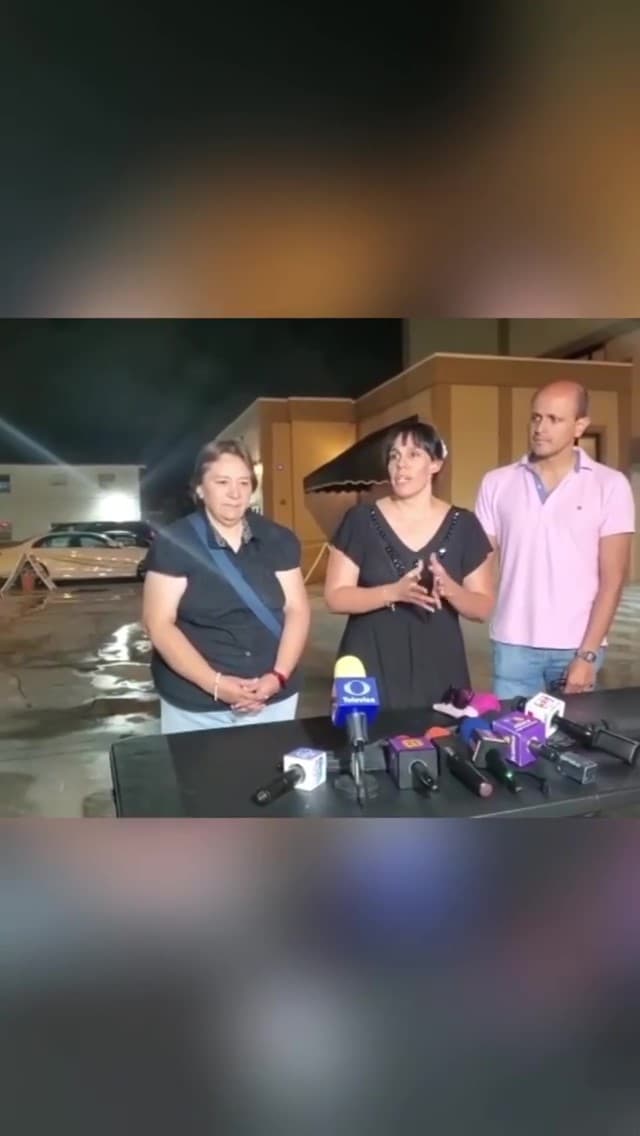 “Ya vi yo el cuerpo de mi señor padre gracias a Dios. Estoy muy agradecida de poder haber logrado ese cometido. Ya estamos viviendo nuestro duelo”, dijo y agregó que el cuerpo del cantante se permanecerá allí hasta que emprenda su regreso a México acompañado de los tres hermanos Sosa.