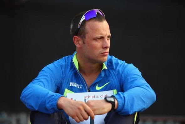 Pistorius tenía vía libre para correr frente a los atletas físicamente normales, y en los Mundiales de Daegu 2011 se ganó un puesto en el relevo sudafricano 4x400, pero la IAAF le obligó a partir en la primera posta, en la que los atletas corren cada uno por su calle, a fin de evitar contratiempos físicos a los rivales.