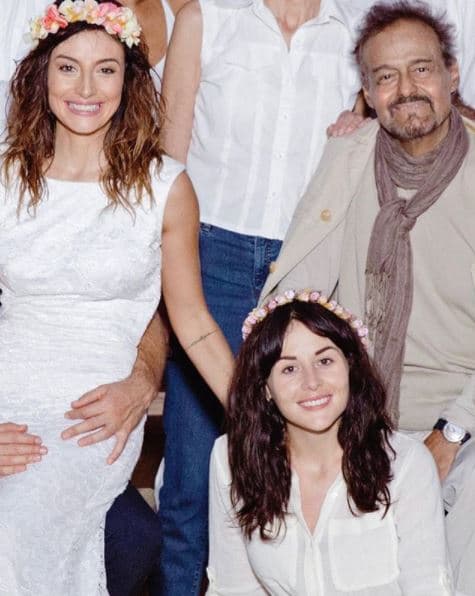 Sus hijas, Zuria y Marimar Vega, siempre estuvieron a su lado para apoyarlo.