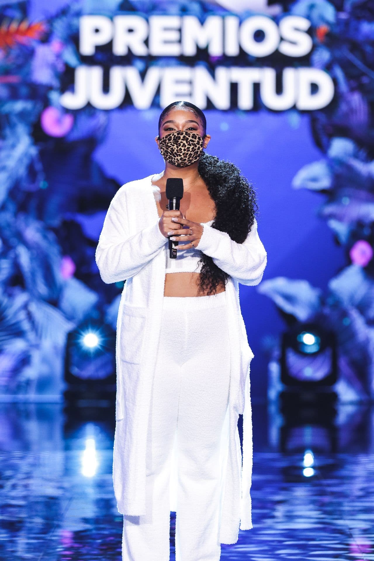 <b>Julissa Calderón</b> hará su debut como conductora del show principal y se mostró muy contenta durante los ensayos.