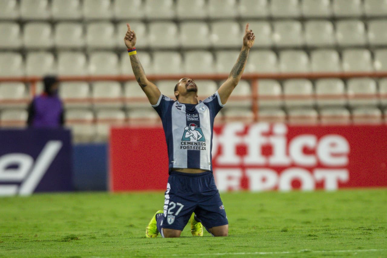 Con goles de Víctor Dávila, Óscar Murillo, Felipe Pardo y Víctor Guzmán, Pachuca logra impinerse 4-3 a Mazatlán en un entretenido encuentro.
