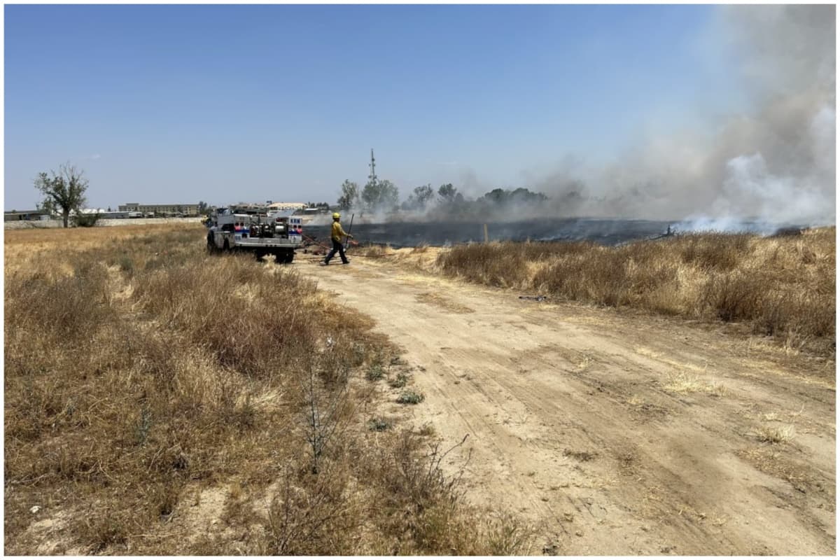 Un total de 2,7 acres se quemaron, a pesar de que los bomberos tomaron una rápida acción.
