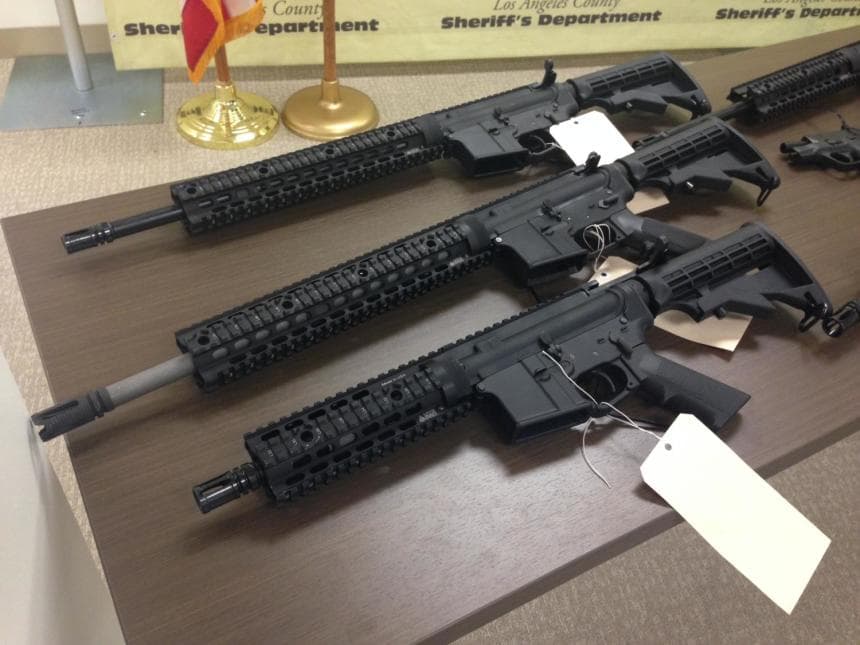 En septiembre de 2016, el Sheriff de Los Ángeles decomisó un arsenal al CJNG, el cual incluía ocho rifles de asalto y un rifle calibre 50, capaz de derribar un helicóptero. La incautación se realizó en la ciudad de Oxnard, en el sur de California.