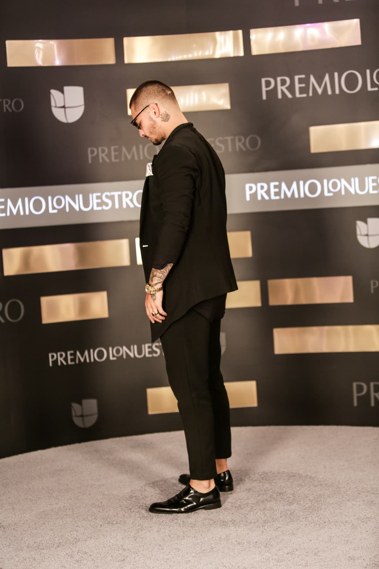 OMG! El pantalón le quedó muuuy corto.