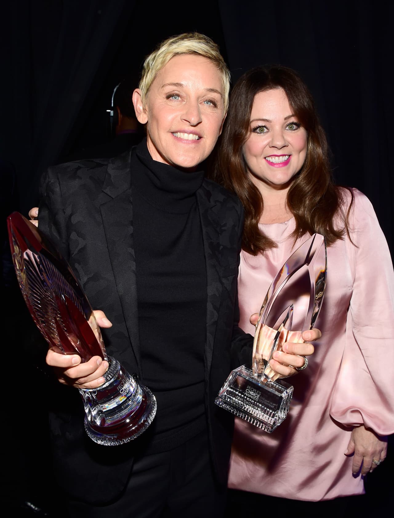 Posando con Melissa McCarthy en backstage.