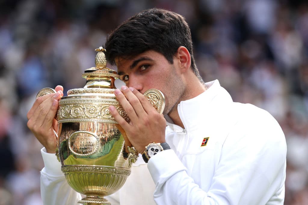 Carlos Alcaraz vence a Novak Djokovic y gana su segundo Wimbledon