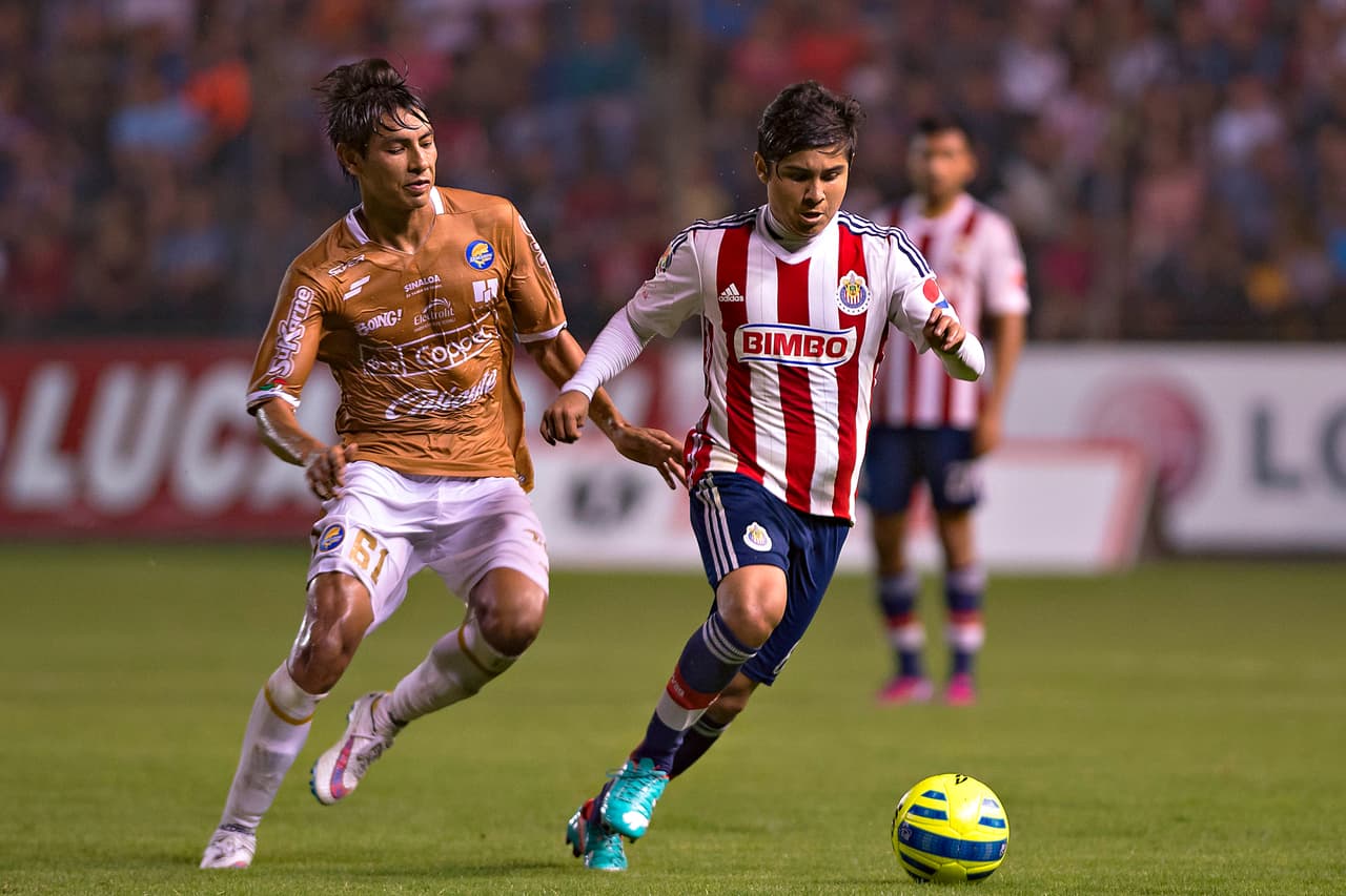 Chivas recupera a Alanís pero pierde a Eduardo López por tres semanas