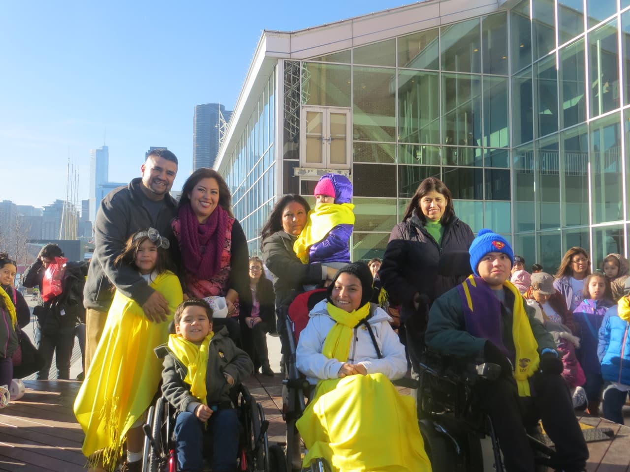 Tu ayuda es muy importante y te esperamos en Navy Pier.