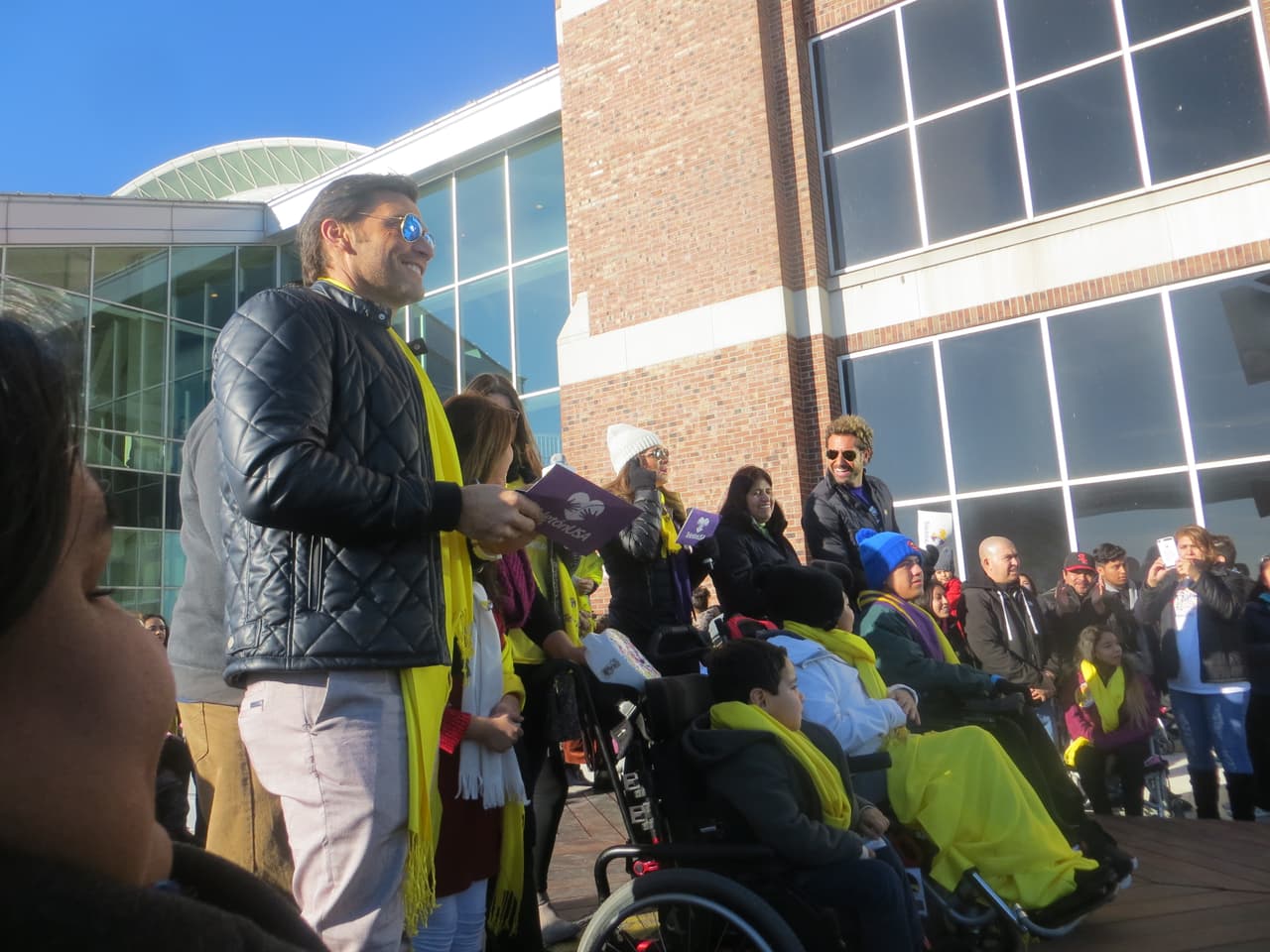 Pero tú eres el invitado más importante, pues tu ayuda puede marcar la diferencia en la vida de un niño.