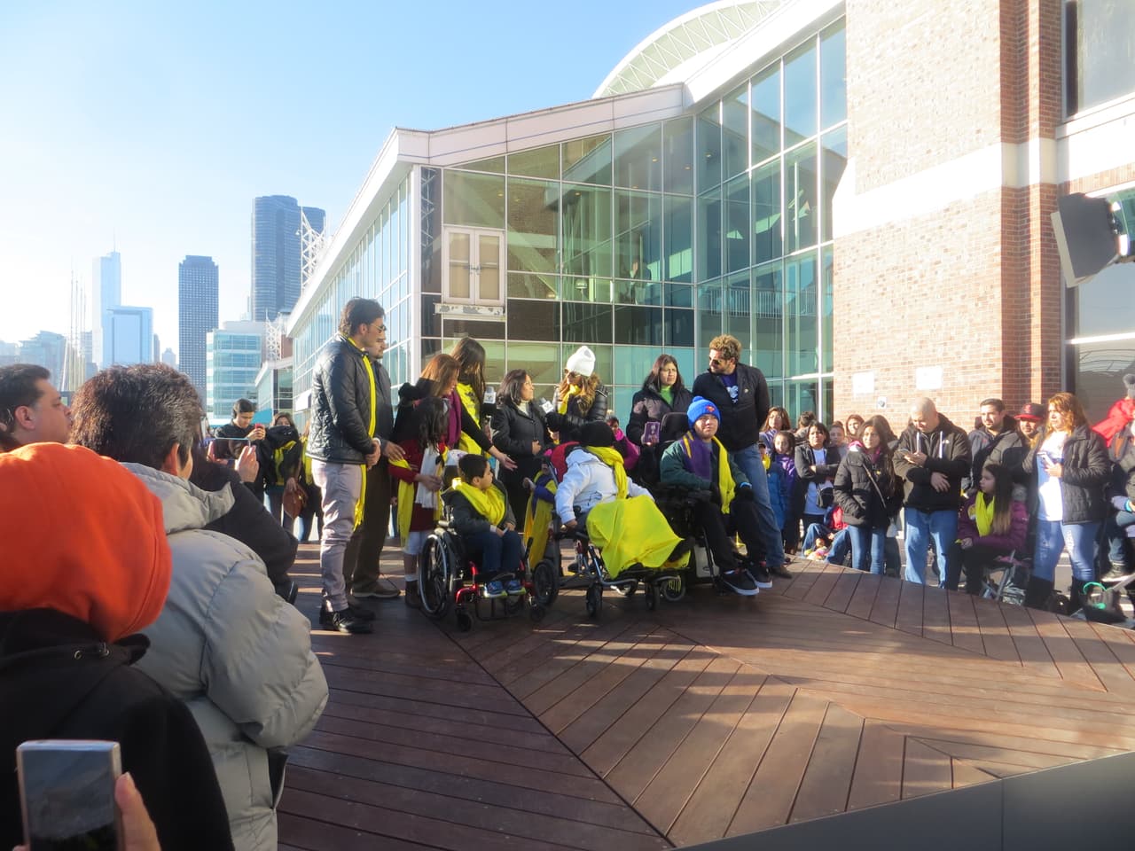 También puedes donar vía electrónica o por teléfono.