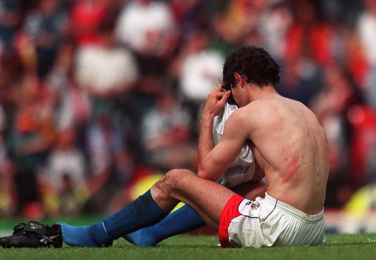 La Eurocopa de Inglaterra 1996 fue el primer torneo importante para él y para su país, Croacia. Cayeron en cuartos de final ante Alemania, pero Bilic literalmente se dejó la piel sobre el césped.