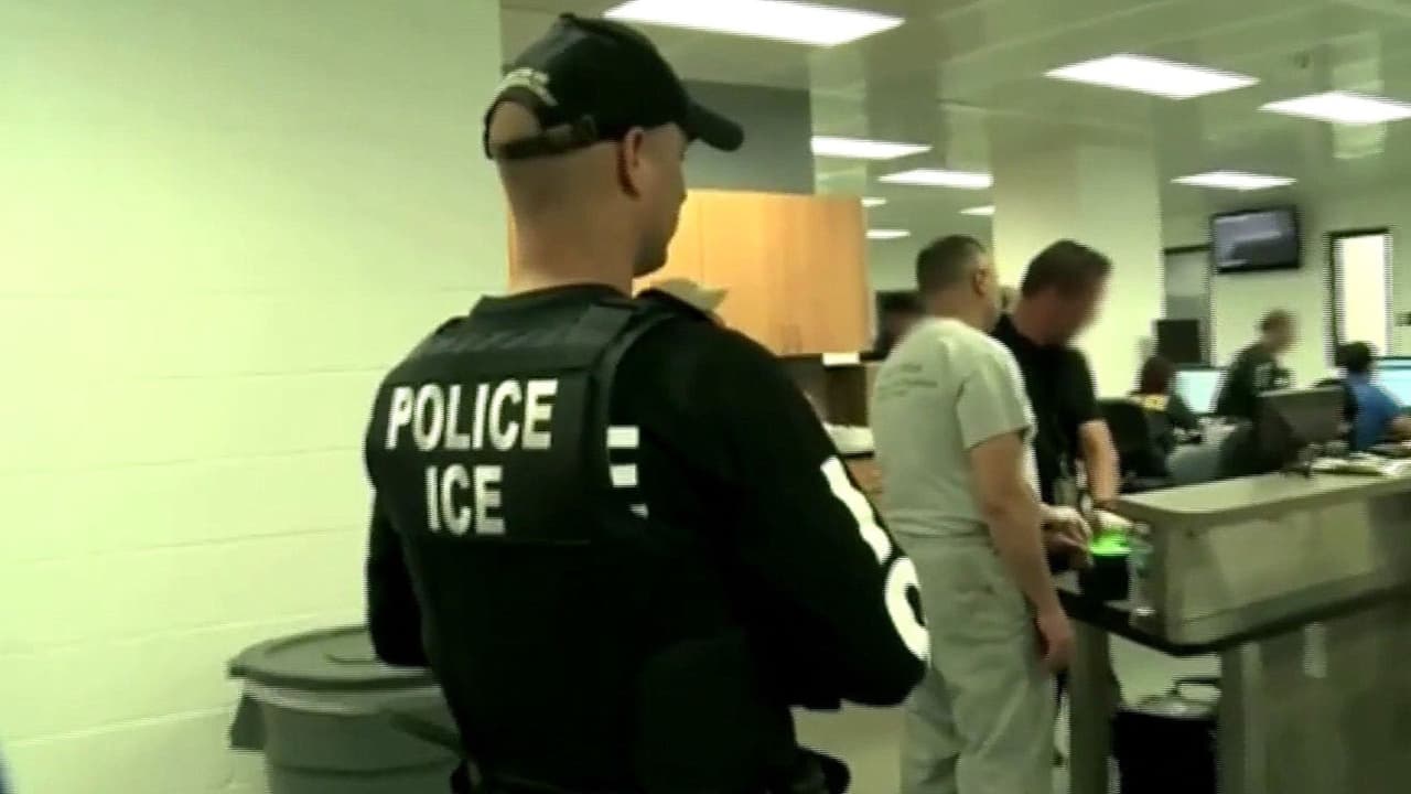 "Quieren seguir causando miedo en la comunidad": Activista explica nuevas controversias en operativos de ICE
