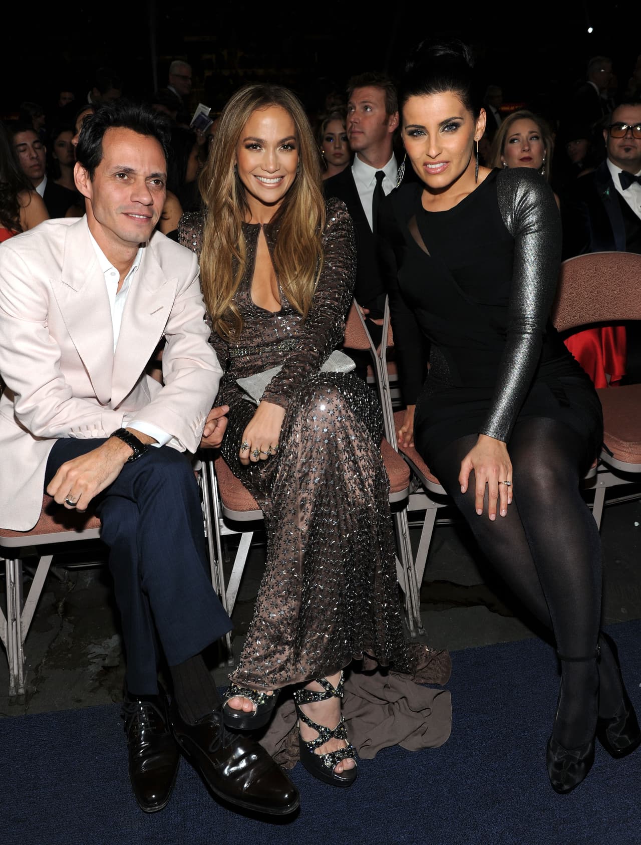 Listos para presenciar el show, JLo disfrutó del momento, pues las cámaras la siguieron por todos lados.