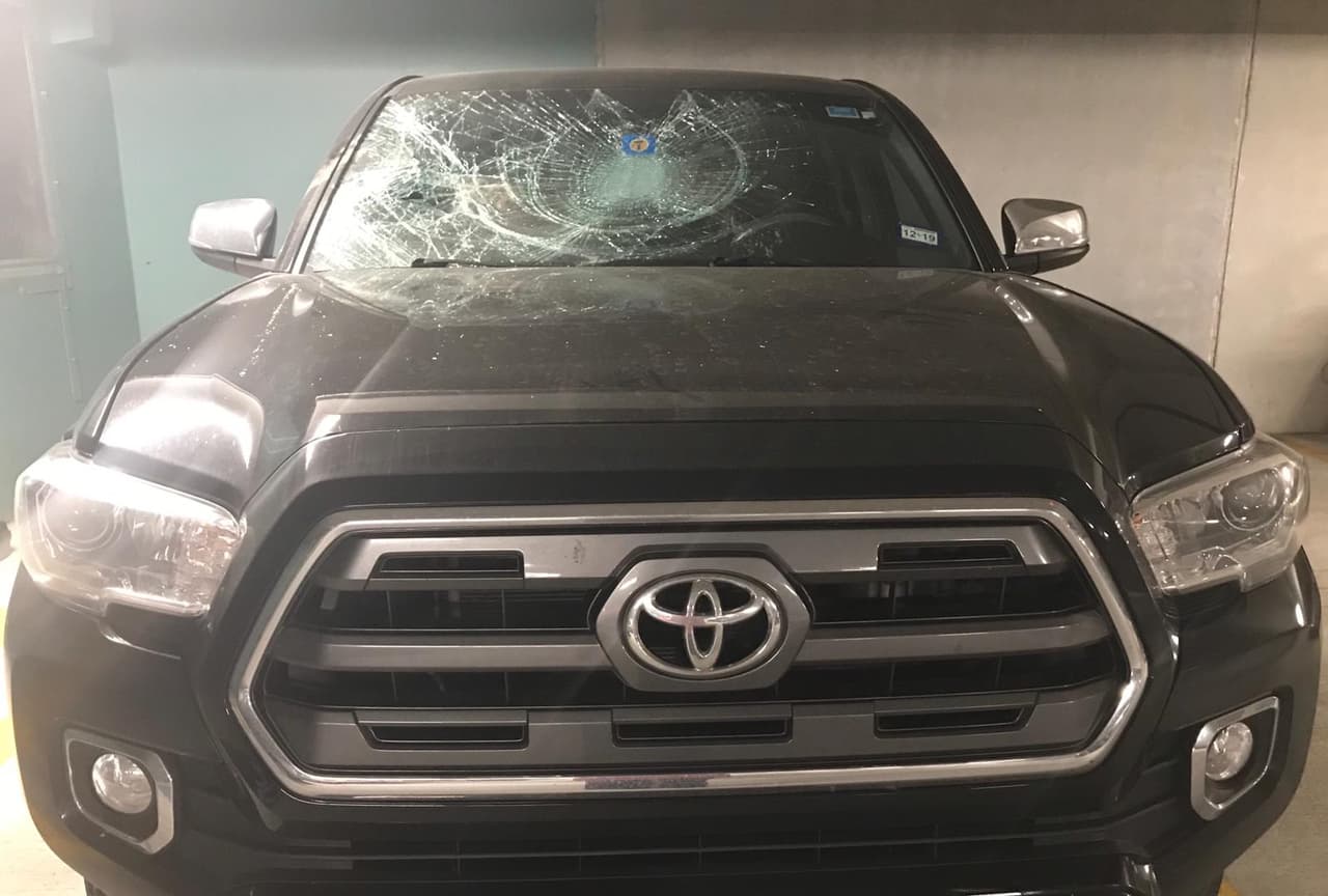 Otro complejo aledaño también fue afectado con daños a más vehículos.
<br>