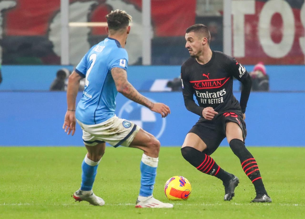 Napoli, con gol de Elif Elmas, se impone al Milan 1-0 en la fecha 18 de la Serie A. El mexicano Hirving Lozano fue titular durante el encuentro.