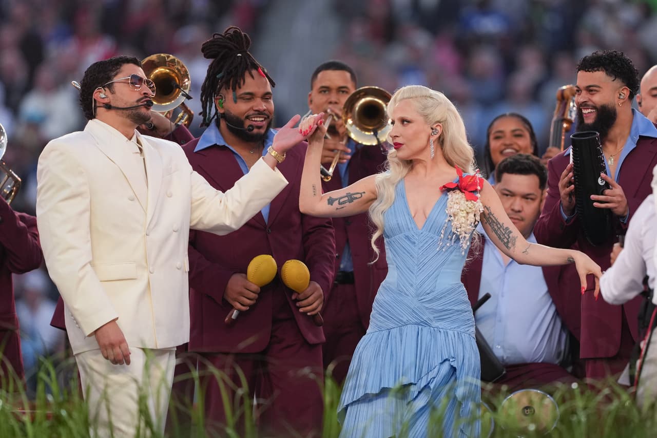 Lady Gaga fue una de las muchas sorpresas que 'El Conejo Malo' tuvo sobre el escenario.