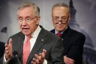 Reid y Schumer también advierten que se acaba el plazo para la reforma migratoria