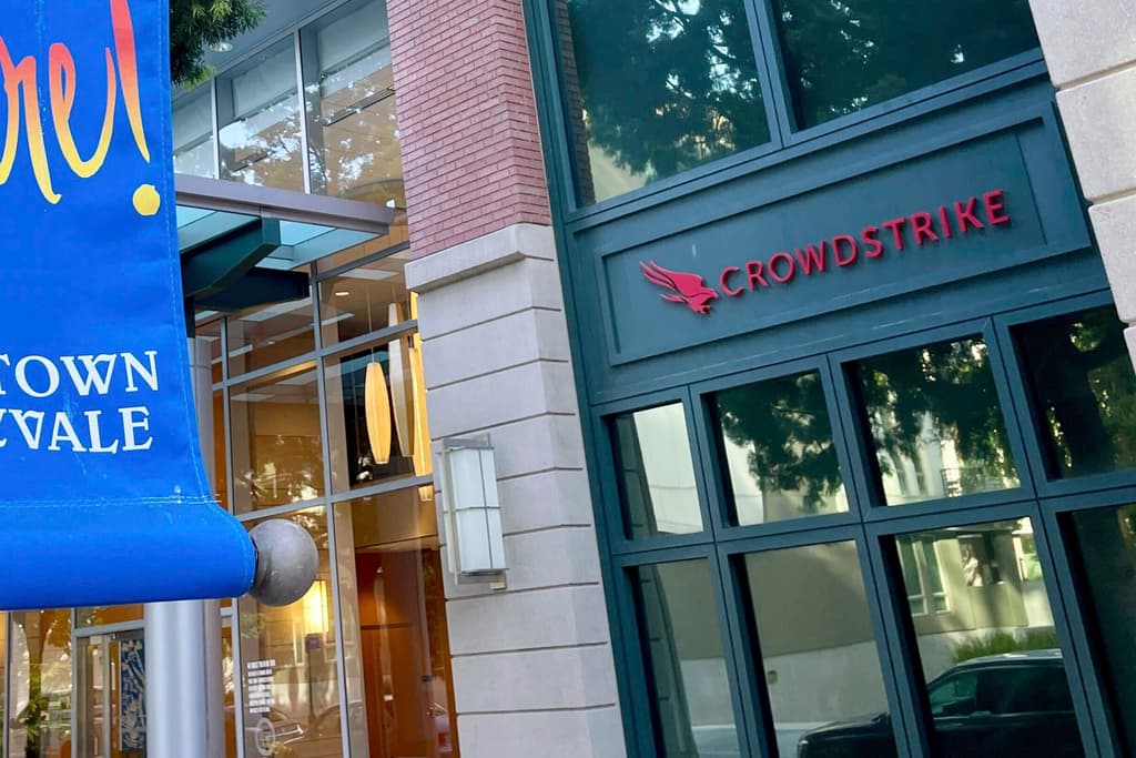 Al admitir su responsabilidad por la falla que provocó la caída global de Microsoft, 
<b>CrowdStrike, con oficinas en Sunnyvale, California</b>, aseguró que trabajaba en la solución del "defecto" para que pronto la situación se normalizara.