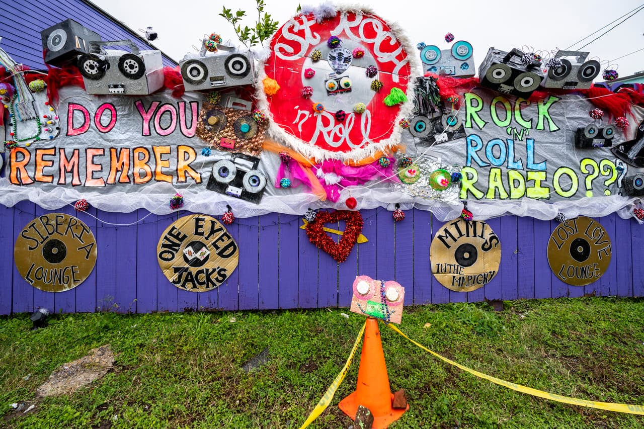 NEW ORLEANS, LOUISIANA - FEBRUARY 15: A home in the Marigny honors New Orleans bars that have recently closed on February 15, 2021 in New Orleans, Louisiana. Due to the COVID-19 pandemic cancelling traditional Mardi Gras activities, New Orleanians are decorating their homes and businesses to resemble Mardi Gras floats. (Photo by Erika Goldring/Getty Images)