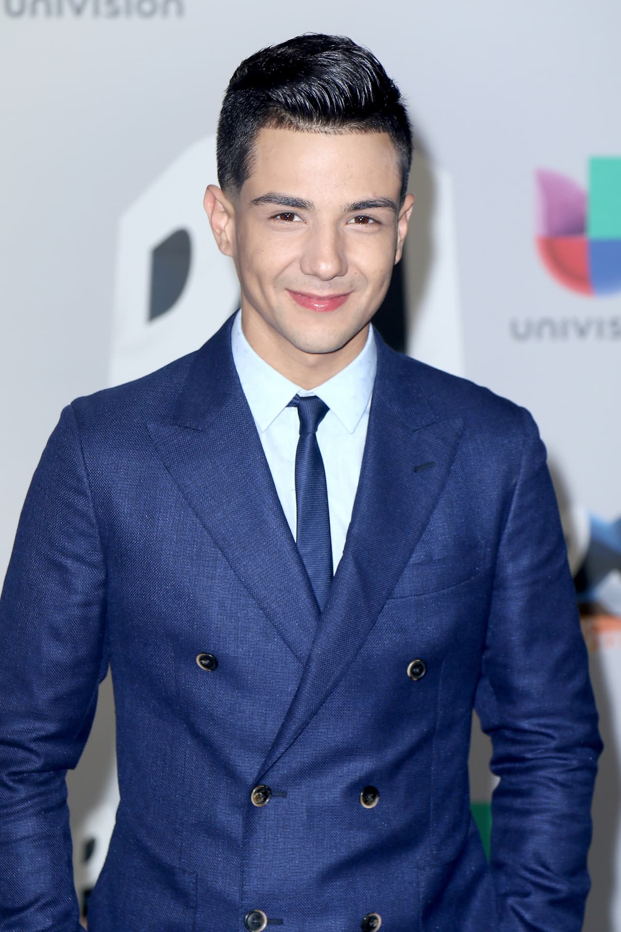 Luis Coronel.