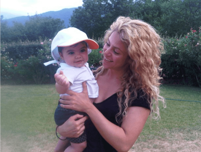 Shakira con su hijo Milan