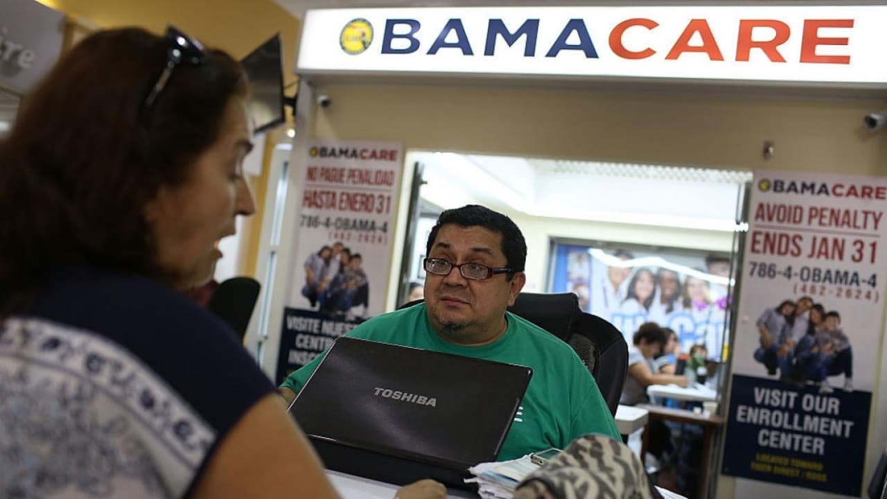 Informe de la Oficina de Presupuesto del Congreso estima que 32 millones de personas quedarán sin seguro en 10 años si es eliminado Obamacare