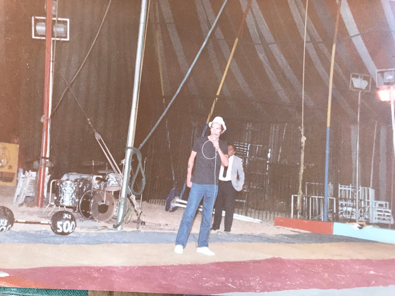 “Fue maravilloso escuchar anécdotas de ellos, más que de la actuación o de mi abuelo actuando o siendo Don Ramón. Este documental trata de la vida tras cámaras, en su hogar y en la cotidianidad, de eso hablan los amigos”, reveló Miguel en la entrevista que otorgó a ’Teleshow’ el pasado 25 de mayo.