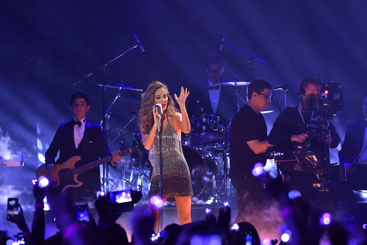 ¡Anahí fue una de las más hermosas de la noche retro de Premios Juventud!