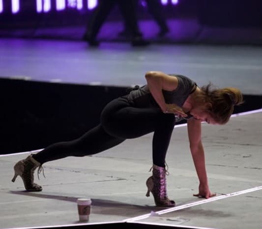 Desde que anunció este proyecto, JLo se puso a ensayar muy duro para dar lo mejor de sí. Este es uno de sus últimos ensayos.