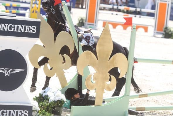 ¡Qué alguien la ayuuuude!