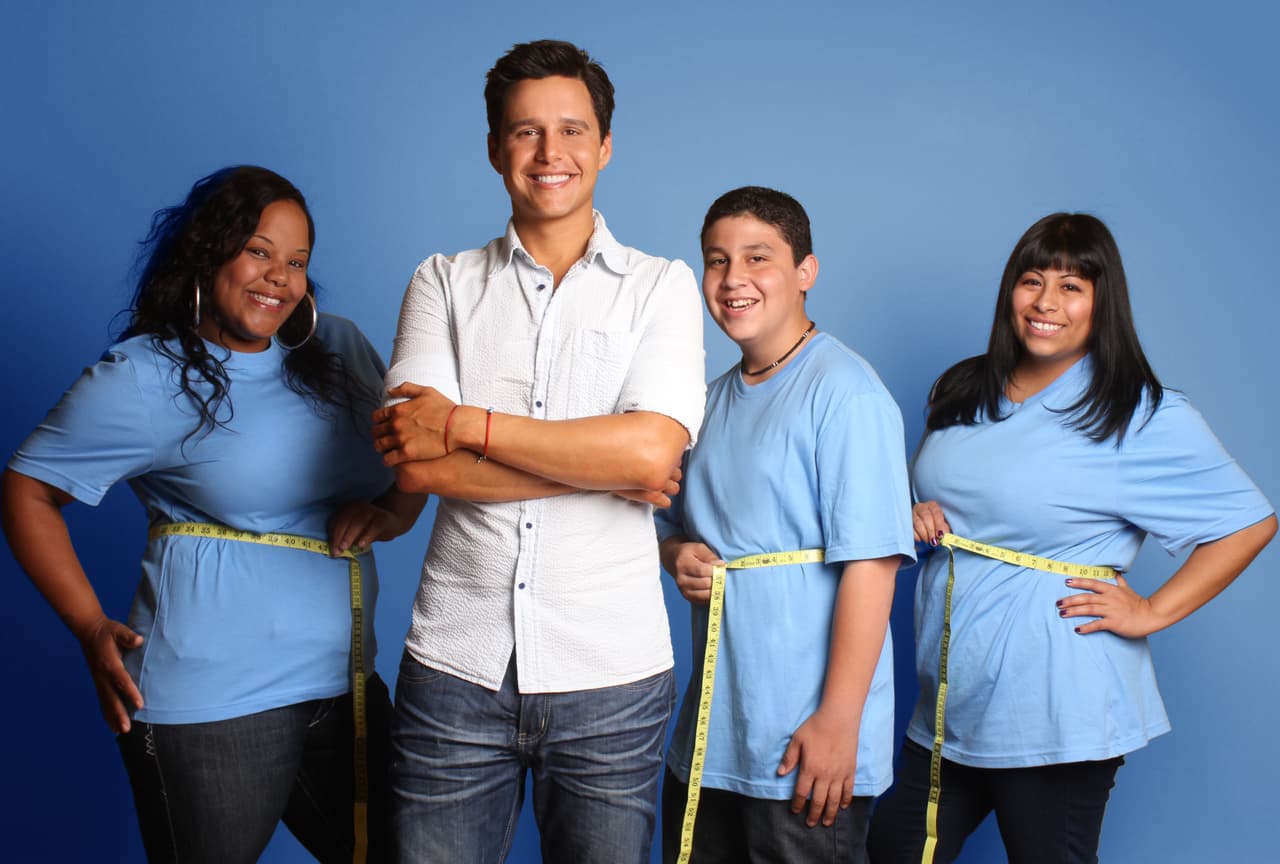 El haber llegado a pesar 314 libras en su adolescencia, y haber sufrido bulimia y anorexia, lo hizo comenzar a ayudar a jóvenes con problemas de obesidad.