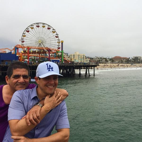 ¡Felicidades Alejandro, la casita más feliz de la televisión te desea un gran día!