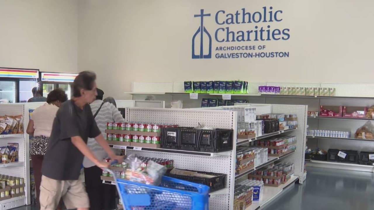 Mes de concientización sobre la pobreza: ¿qué ayudas hay en Houston para combatirla?