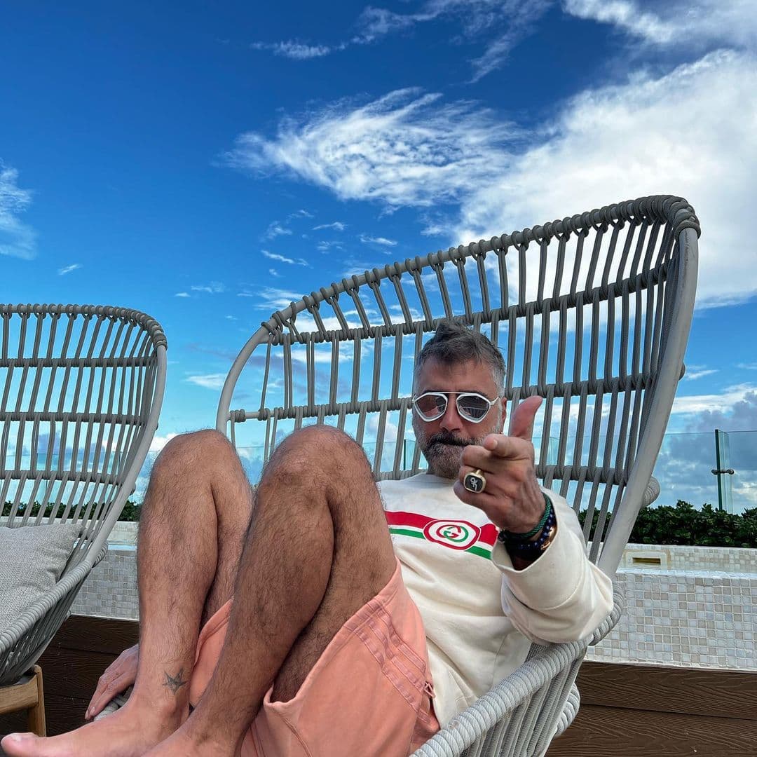 <b>Alejandro Fernández</b> ha estado en una relación hace varios años con subes y bajas. Hace poco se conoció que habían terminado, pero al parecer se han dado una nueva opoirtunidad. Eso sí, luces de un matrimonio a la vista para el Potrillo no hay.