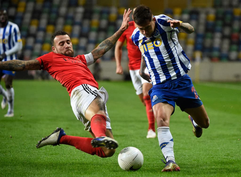 Tras vencer 2-0 al Benfica, los Dragones consiguieron el triplete del futbol portugués. | Sergio Oliveira (25’) abrió el marcador por la vía penal y Luis Fernando Díaz (90’) hizo el tanto que selló el triunfo y así conseguir el tercer título de la campaña.