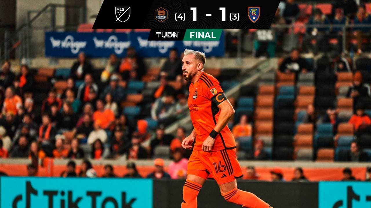 Héctor Herrera ayuda a avanzar al Dynamo y desafía a Alan Pulido