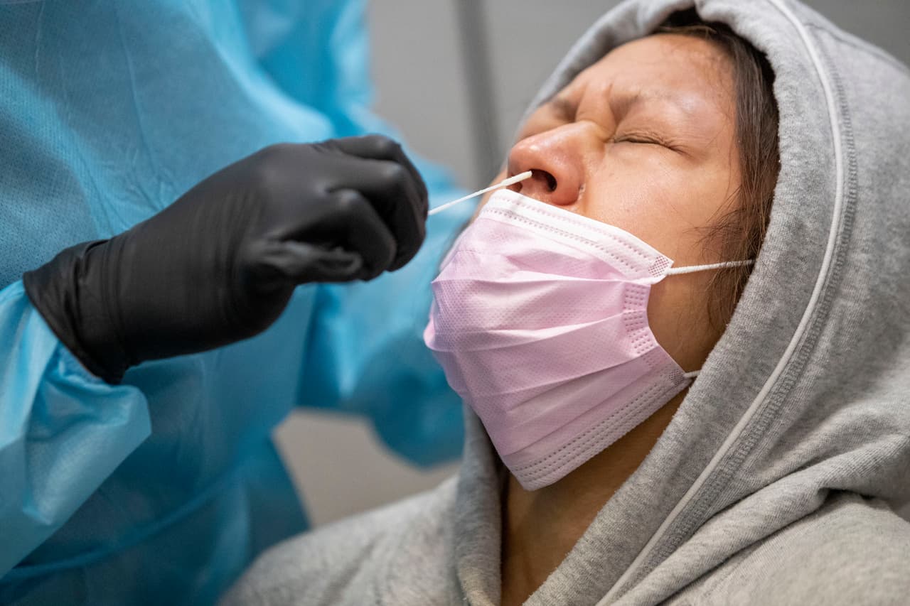 El servicio de inmigración acata orden judicial sobre carga pública y anuncia que no afectará a inmigrantes que pidan ayuda