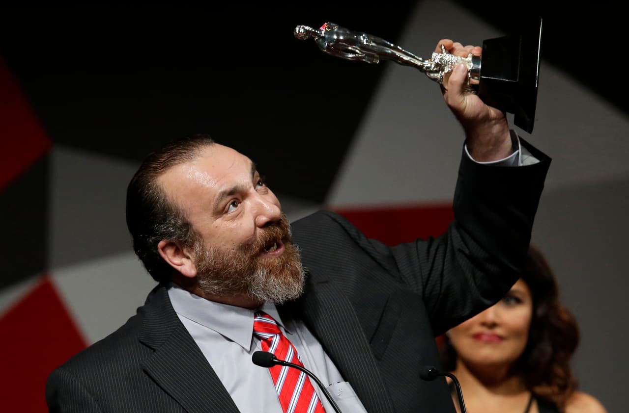 La Academia Mexicana de Artes y Ciencias Cinematográficas otorga cada año el premio Ariel a lo mejor de la industria del cine en ese país. Al igual que en otras entregas, existen el Ariel de plata y el Ariel de oro, este último se entrega a la Mejor Película y al personaje reconocido ese año por su trayectoria.