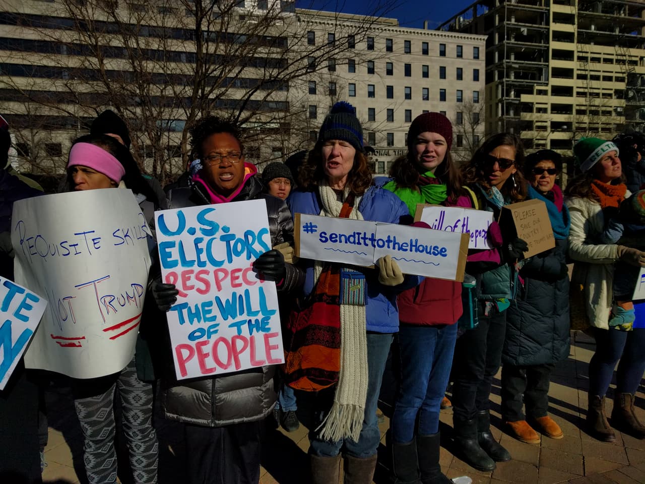 Un simbólico (e inútil) esfuerzo en Washington para evitar que el Colegio Electoral certificara el triunfo de Donald Trump